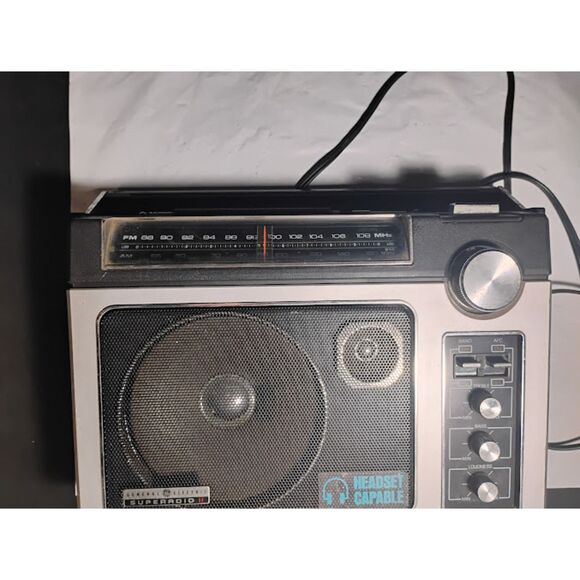 General Electric AM/FM Radio 7-2885F (Static When You Adjust Volume) - Picture 7 of 11
